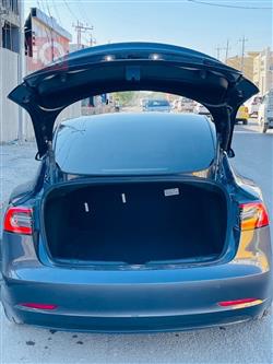 تسلا موديل 3